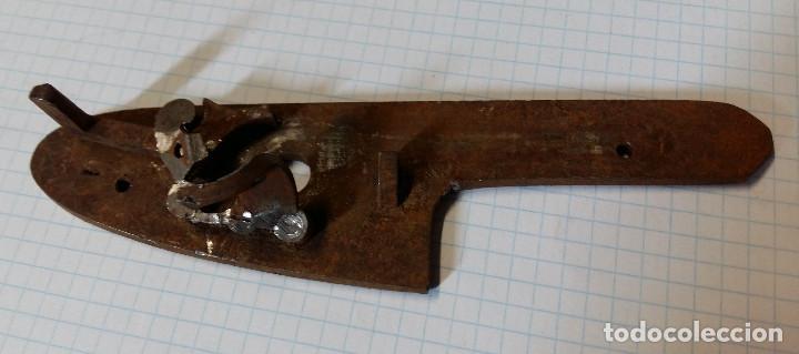 Militaria: Pletina de escopeta - Foto 2