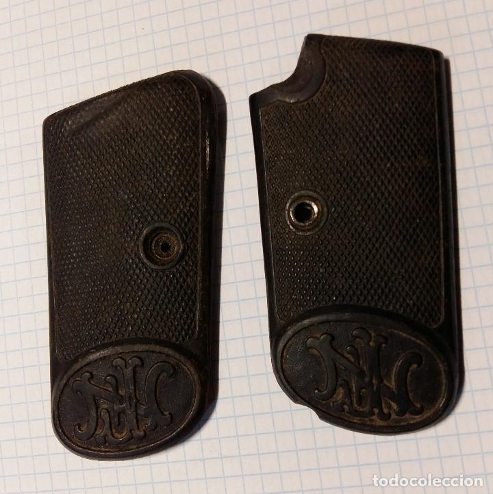 Militaria: Pareja de cachas FN - Foto 1