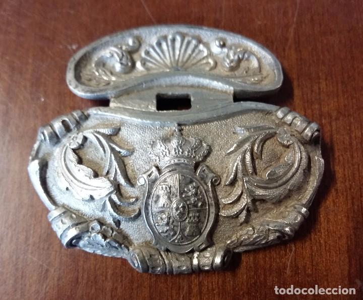 Militaria: Cazoleta de espada de ce&ntilde;ir, plateada - Foto 1