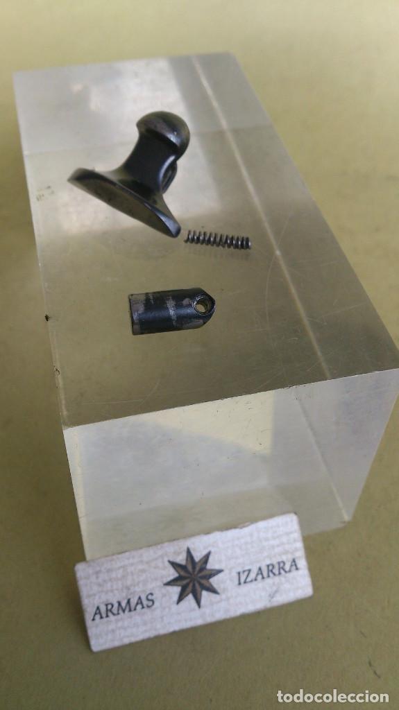 Militaria: COLT PYTHON, PESTILLO DE CIERRE Y PIST&Oacute;N DEL PESTILLO,PIEZAS ORIGINALES - Foto 1