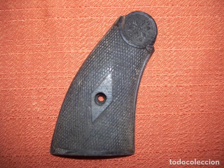 Militaria: Cacha derecha revolver Eibarres - Foto 1