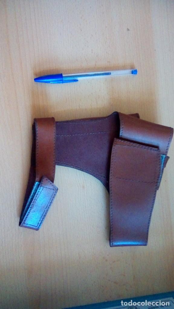 Militaria: antigua funda tobillera - Foto 3