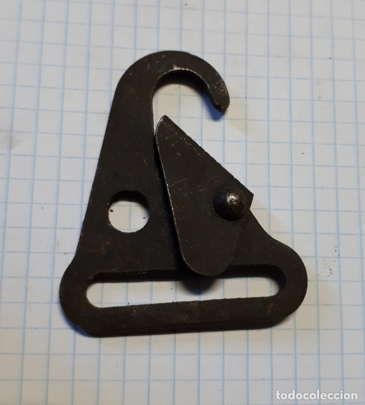 Militaria: Pieza de enganche a la correa de Cetme - Foto 2
