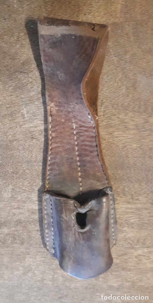 Militaria: Tahal&iacute; de cuero marr&oacute;n - Foto 1