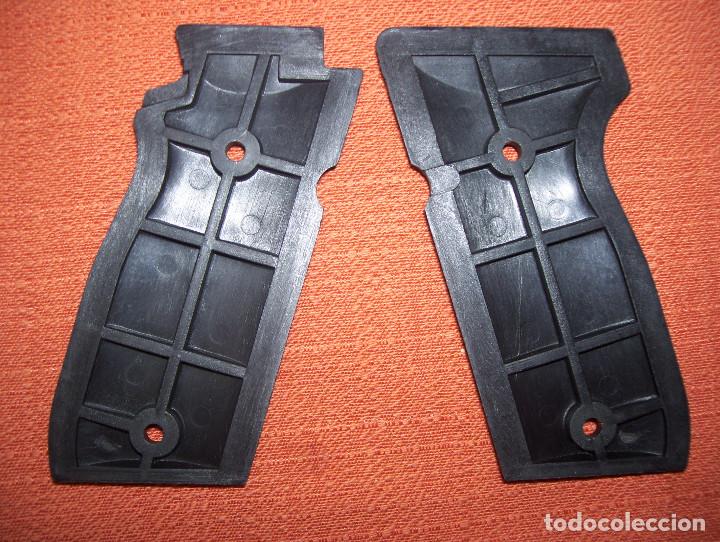 Militaria: Cachas Astra A70 plastico - Foto 2