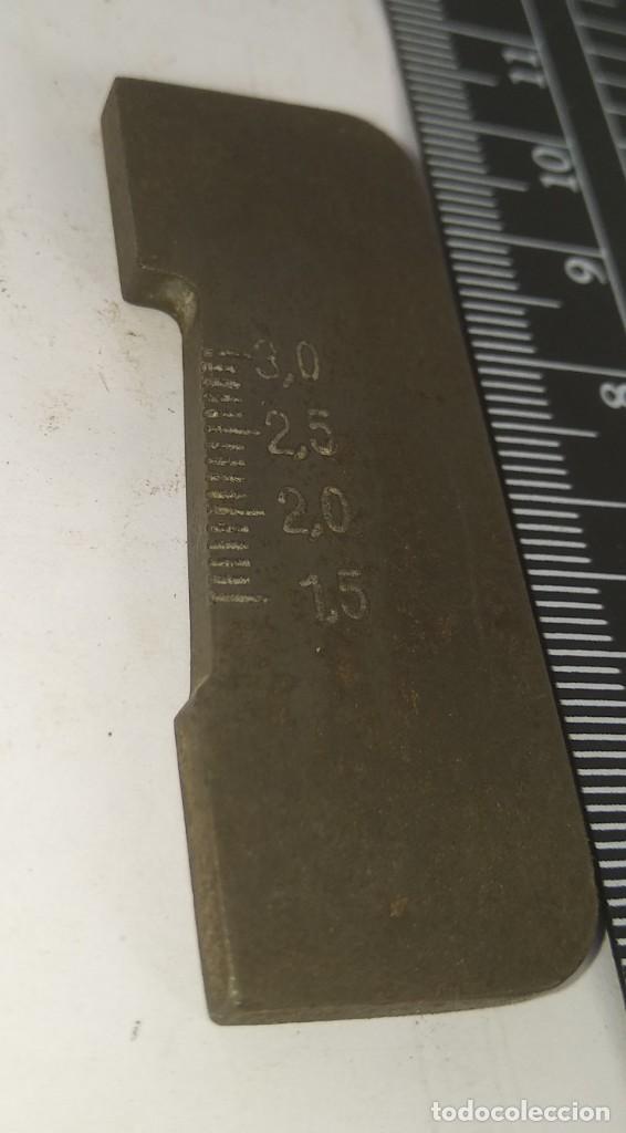 Militaria: regleta salida percutor mauser - Foto 2