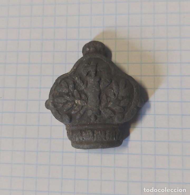 Militaria: Pieza de pomo de espad&iacute;n de ce&ntilde;ir - Foto 1