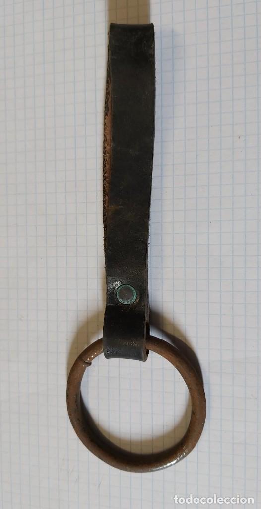 Militaria: Anilla porta defensa - Foto 1