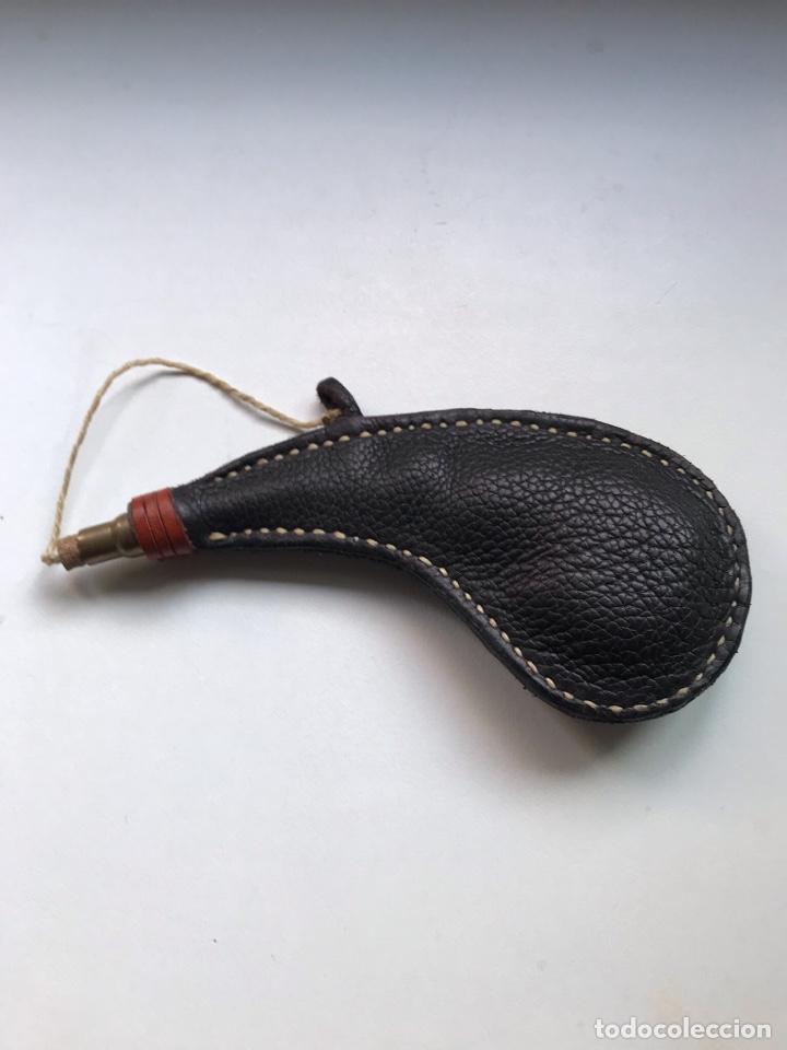 Militaria: BONITA POLVERA DE CUERO - Foto 2