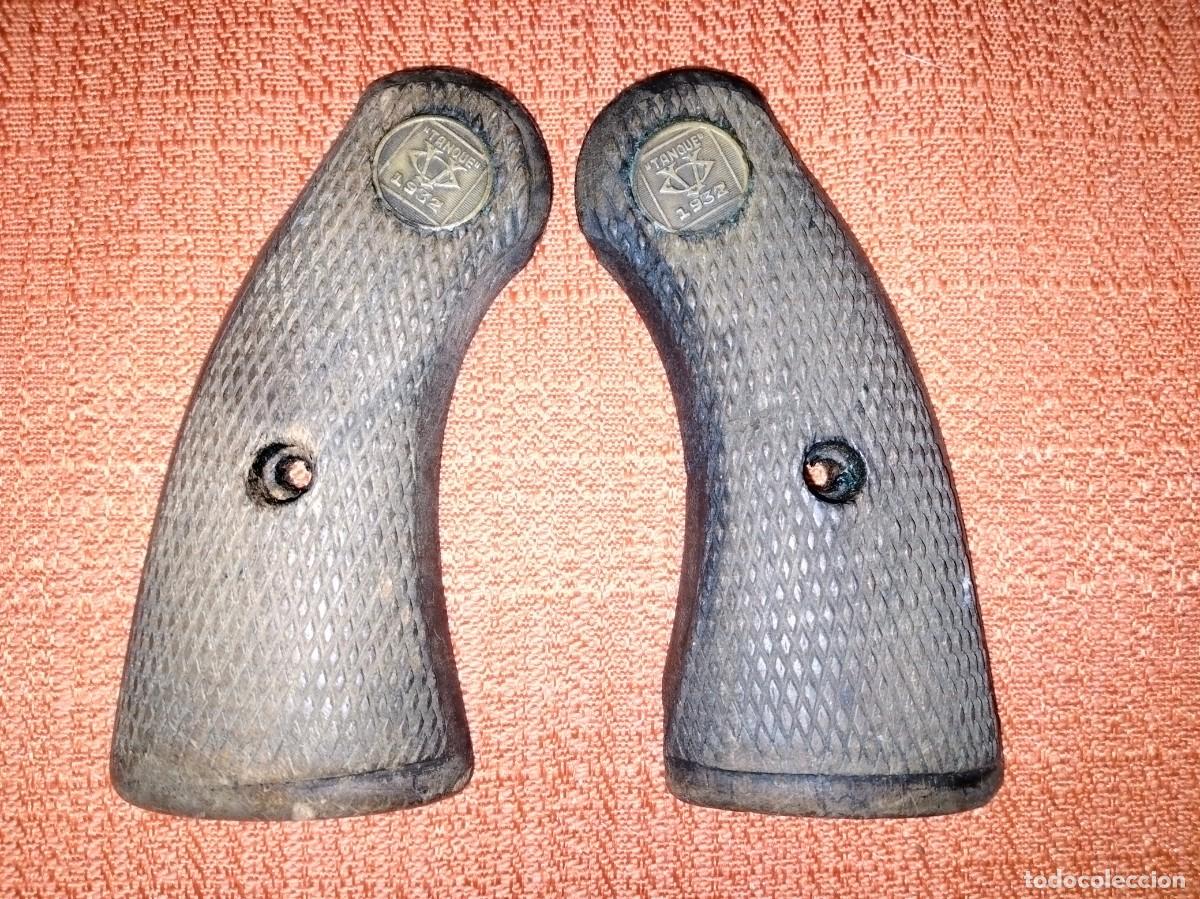 Militaria: Cachas revolver Tanque - Foto 1