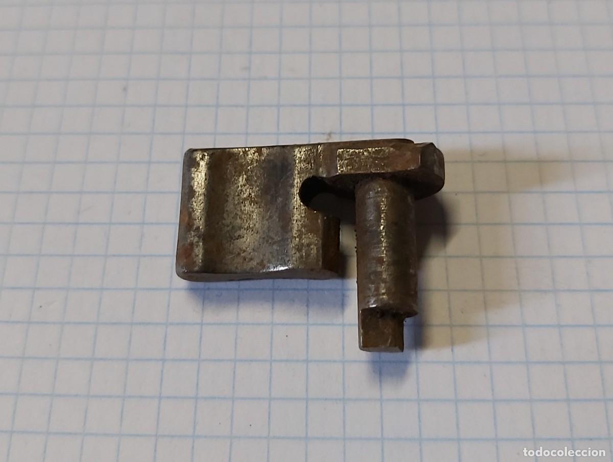 Militaria: Pieza de seguro de cerrojo - Foto 2