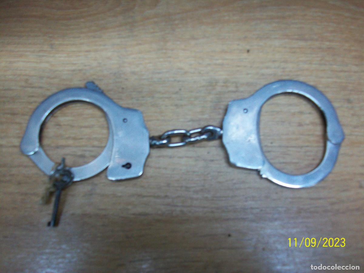 Militaria: ANTIGUOS GRILLETES- A REPASAR - Foto 1