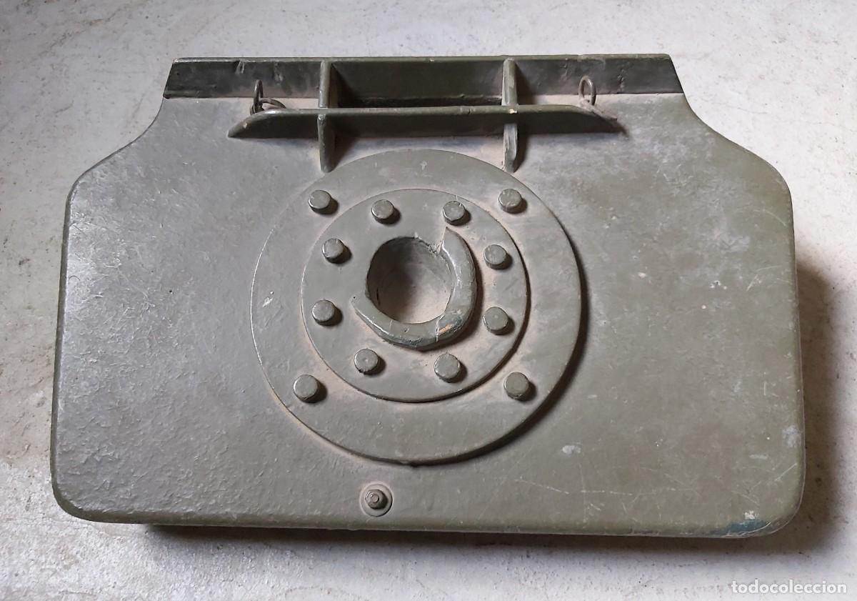Militaria: Base para mortero, de madera, para desfiles - Foto 1