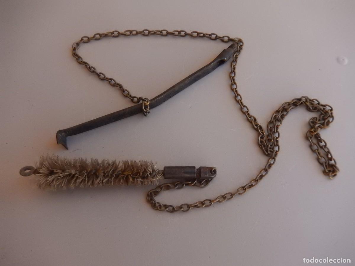 Militaria: Feminela de limpieza con extractor. Sin m&aacute;s datos. - Foto 1