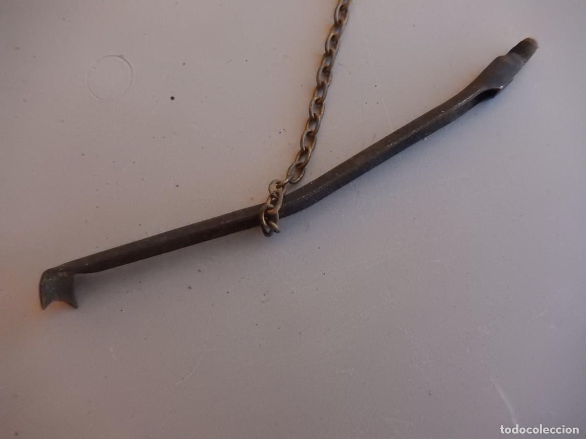 Militaria: Feminela de limpieza con extractor. Sin m&aacute;s datos. - Foto 4