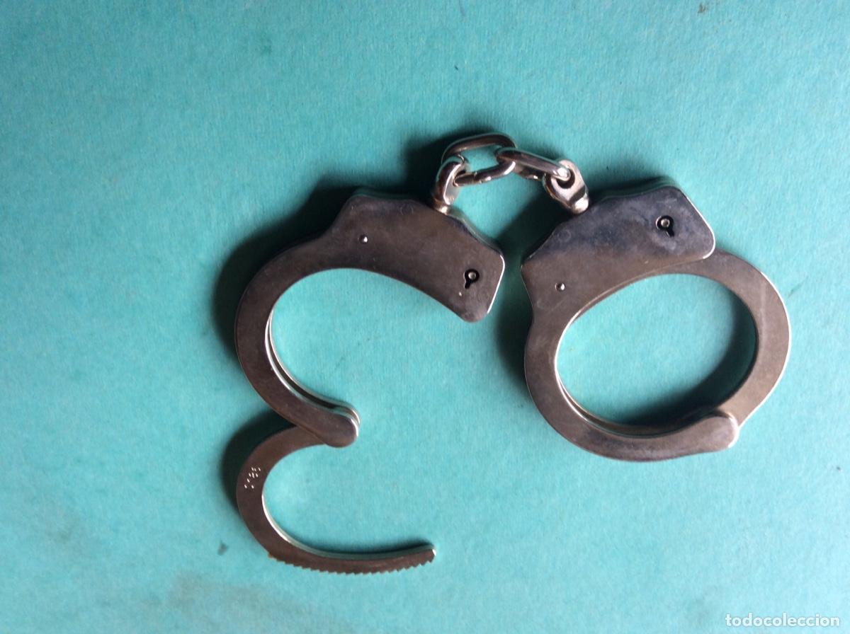 Militaria: ESPOSAS GRILLETES SIN LLAVE - Foto 2