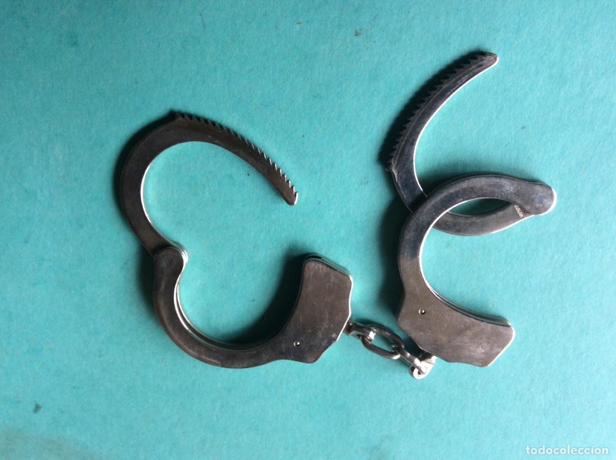Militaria: ESPOSAS GRILLETES SIN LLAVE - Foto 4