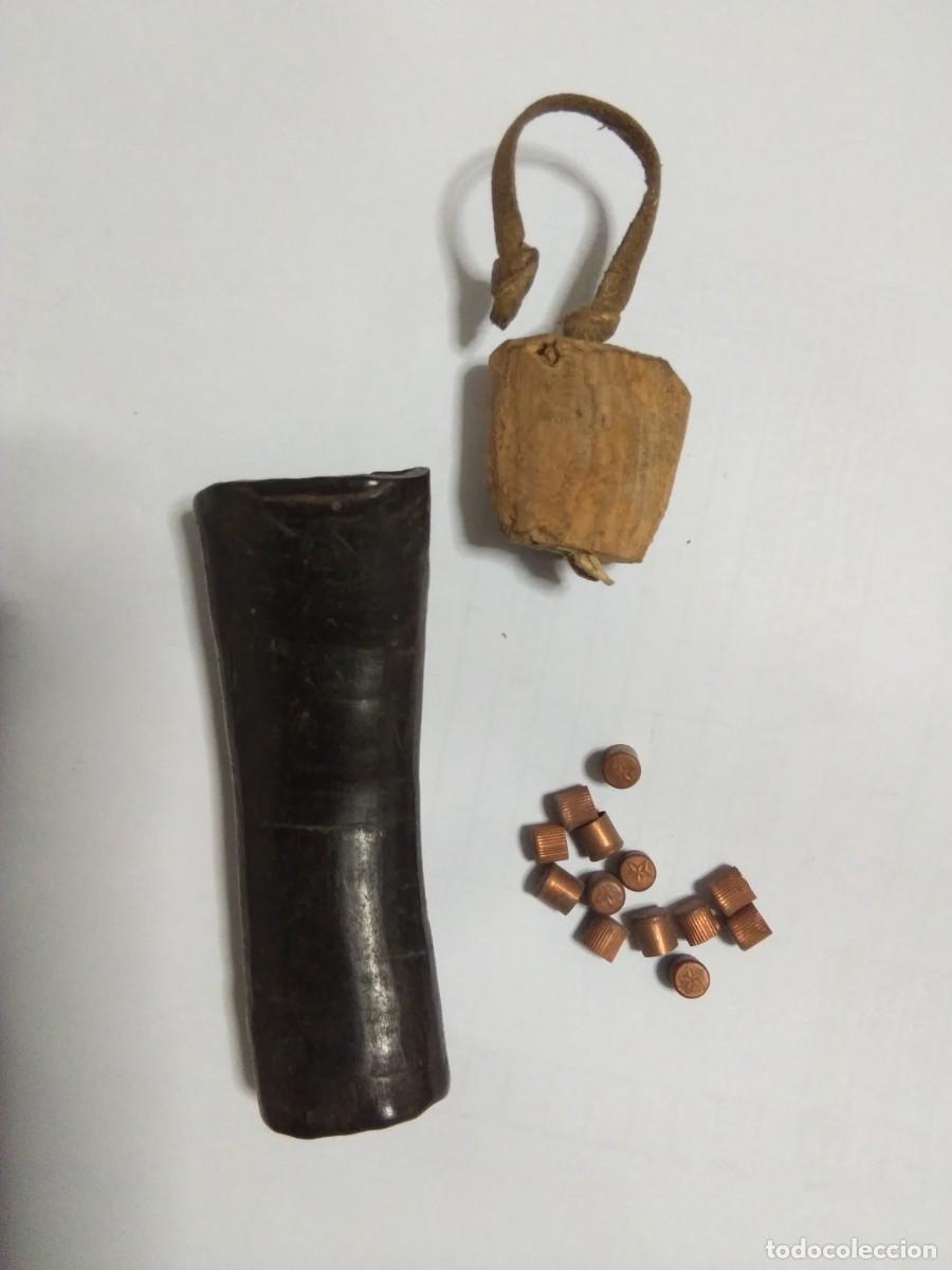 Militaria: Guarda pistones de cuerno - Foto 1