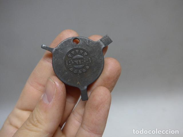 Militaria: Antigua llave de Astra, original. - Foto 1
