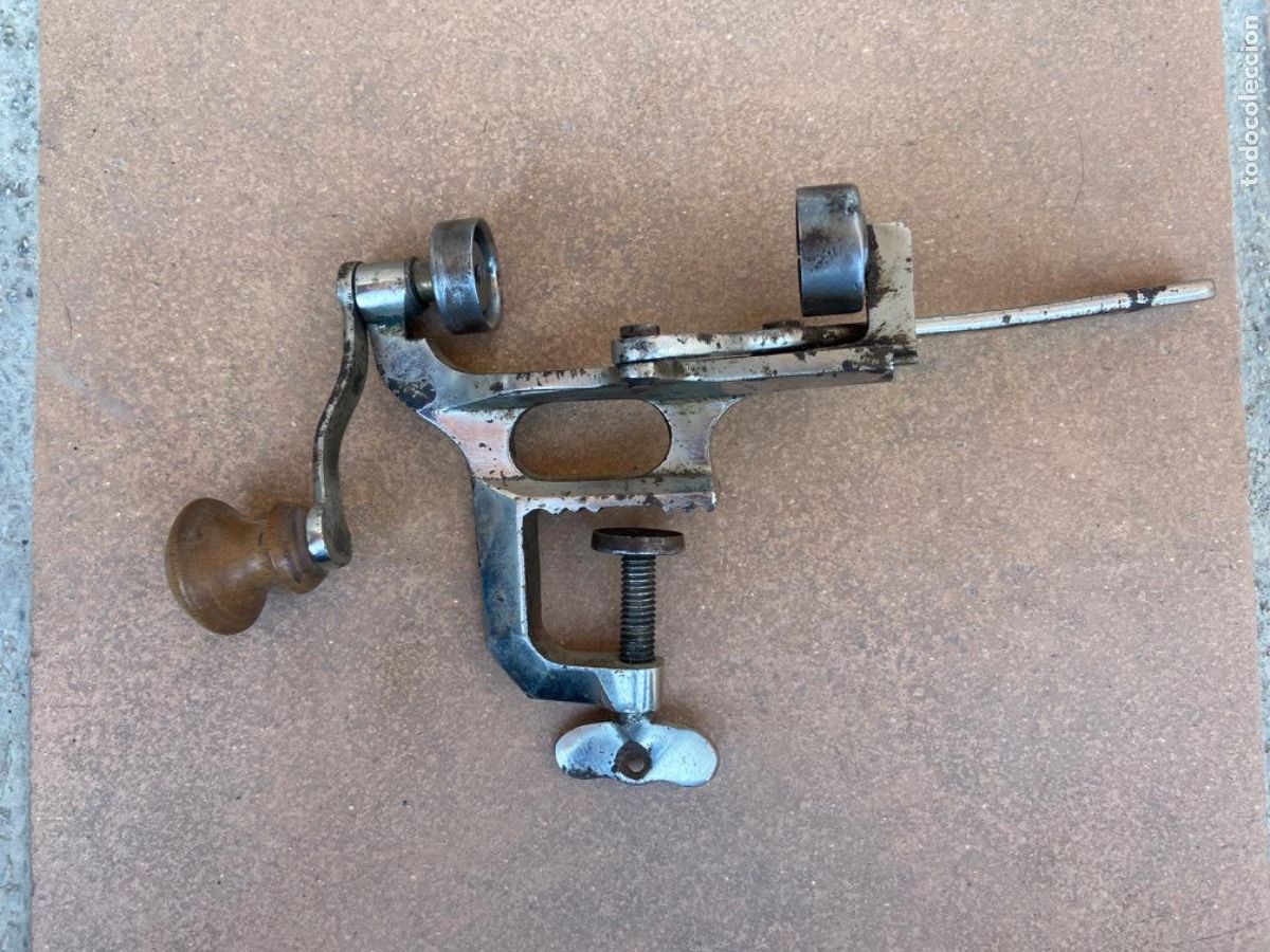Militaria: ANTIGUO CARGADOR DE CARTUCHOS DE CAZA PARA RELLENAR CARTUCHOS RECARGA