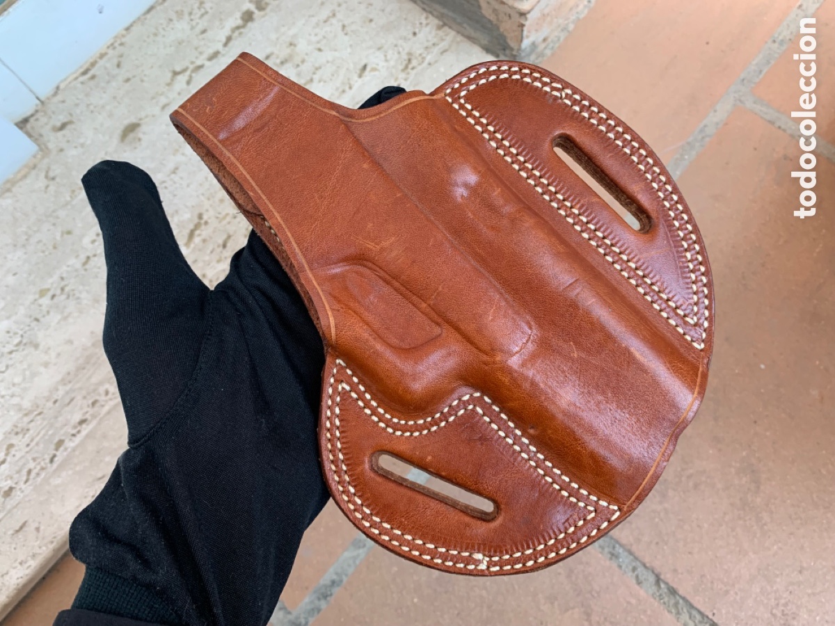 Militaria: FUNDA PARA PISTOLA DE CUERO