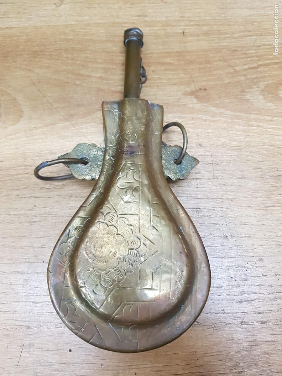 Militaria: ANTIGUA POLVERA MILITAR ARABE - Foto 2