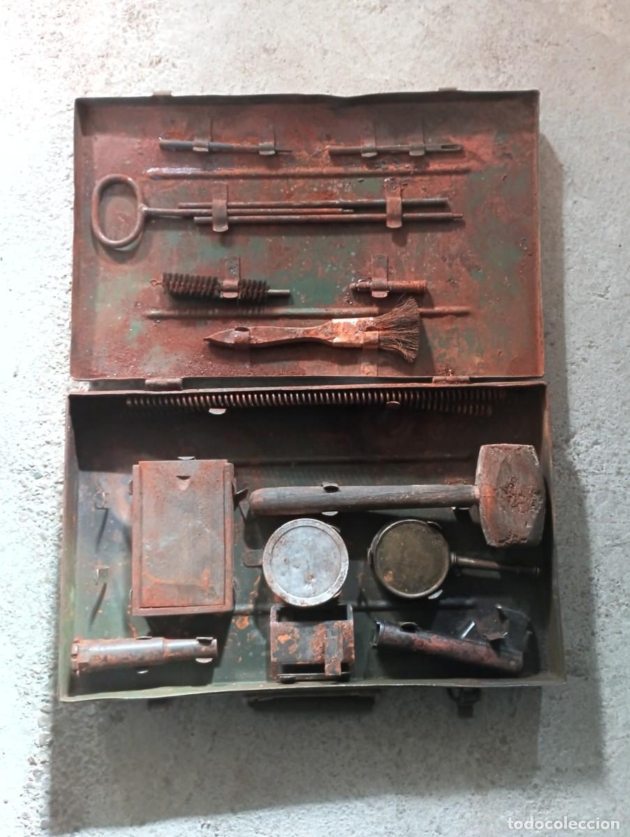 Militaria: Caja de repuestos para FAO