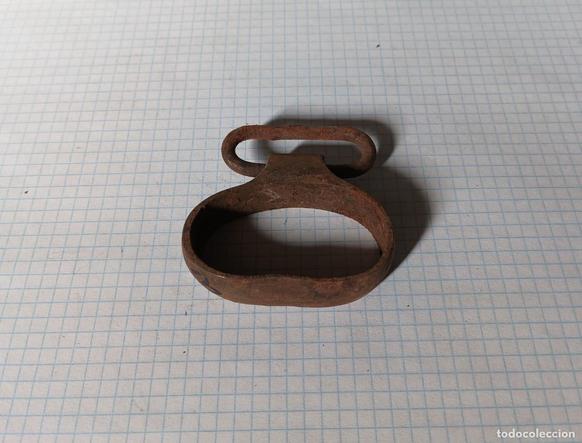 Militaria: Abrazadera para fusil Mauser - Foto 1
