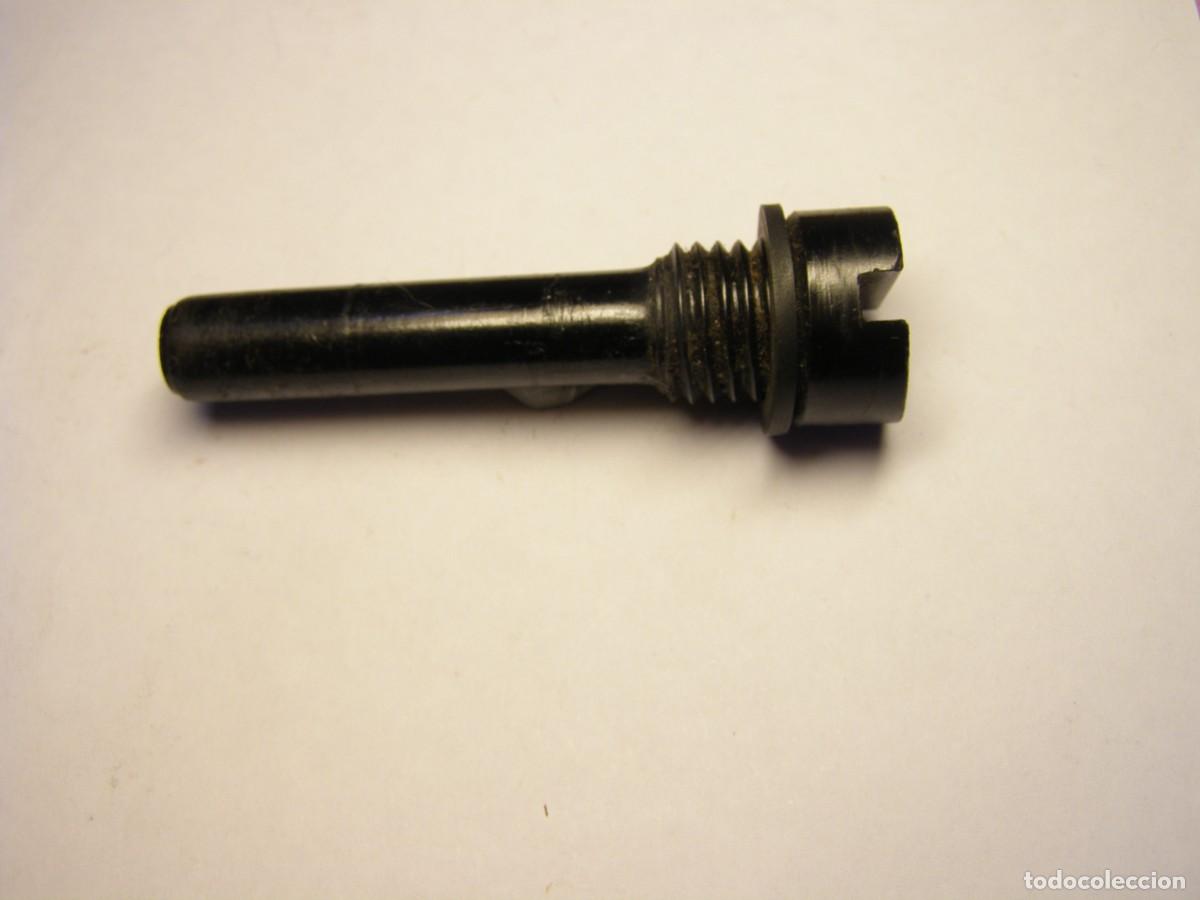 Militaria: Tap&oacute;n de transporte para granada sovi&eacute;tica modelo F-1.