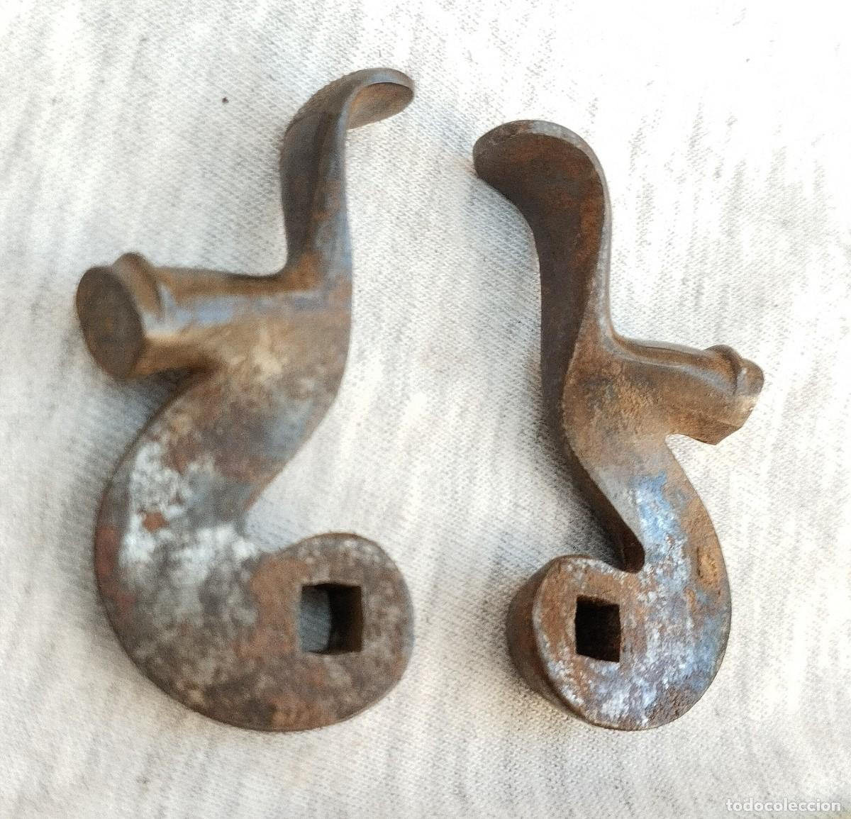 Militaria: pareja perrillos escopeta de caza antigua