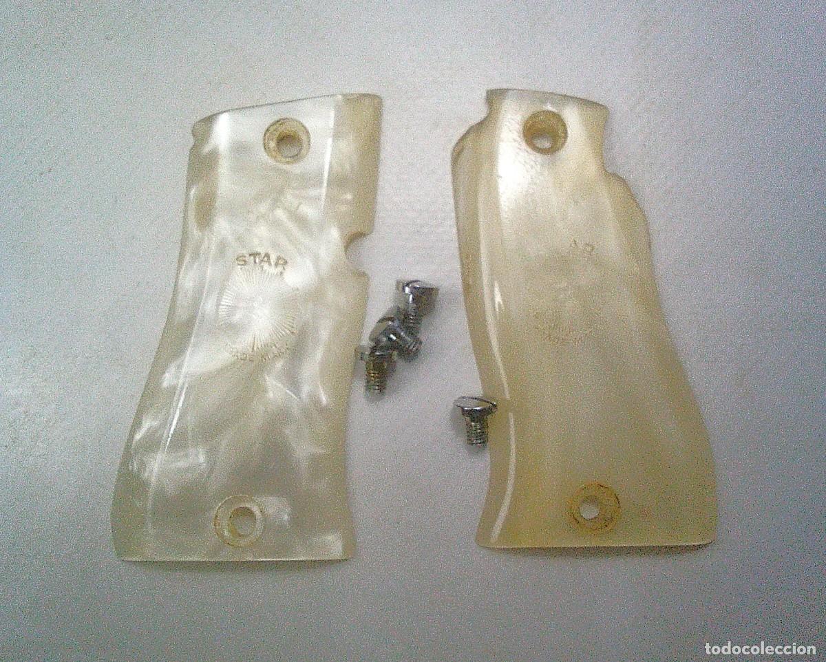 Militaria: CACHAS DE LA PISTOLA STAR DKL 9 MM CORTO 9 MM C DE NACAR CON CUATRO TORNILLOS ORIGINALES