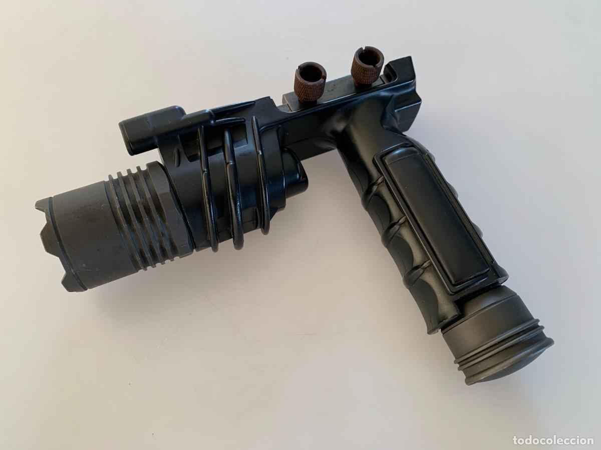 Militaria: Linterna L&aacute;mpara T&aacute;ctica RICO Alpha-9 TWLS Rail Picatinny AR15