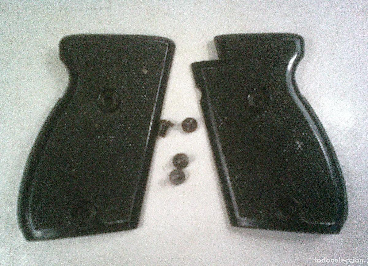 Militaria: CACHAS DE LA PISTOLA ASTRA CONSTABLE 9 MM C 9 MM CORTO CON CUATRO TORNILLOS ORIGINALES