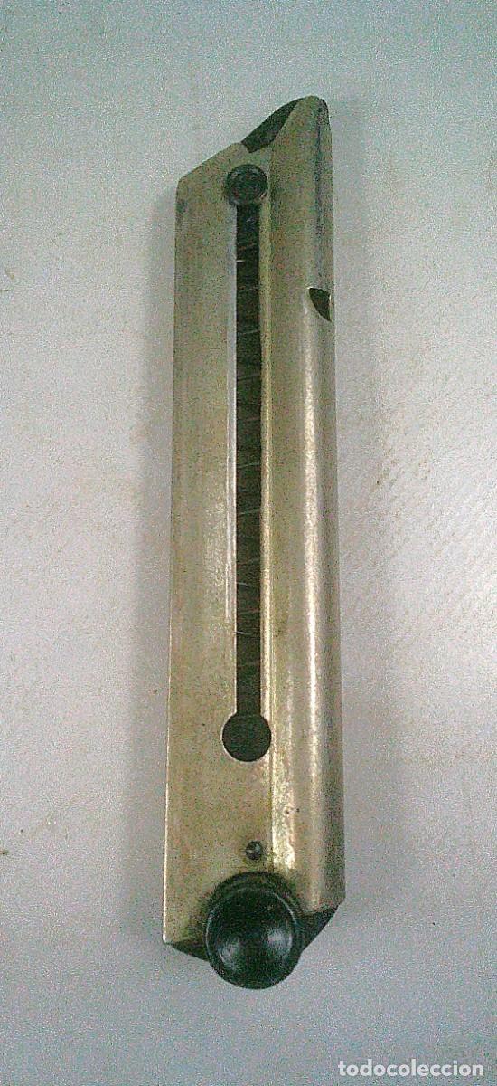 Militaria: CARGADOR DE LA PISTOLA ERMA WERKE KGP 69 DE 22 LR 22 LONG RIFLE CON MARCAJES