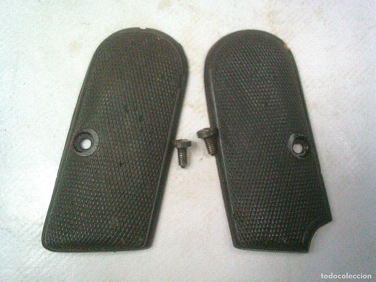 Militaria: CACHAS DE LA PISTOLA EIBARRESA GUIWORF 7,65 MM DE MADERA CON DOS TORNILLOS ORIGINALES