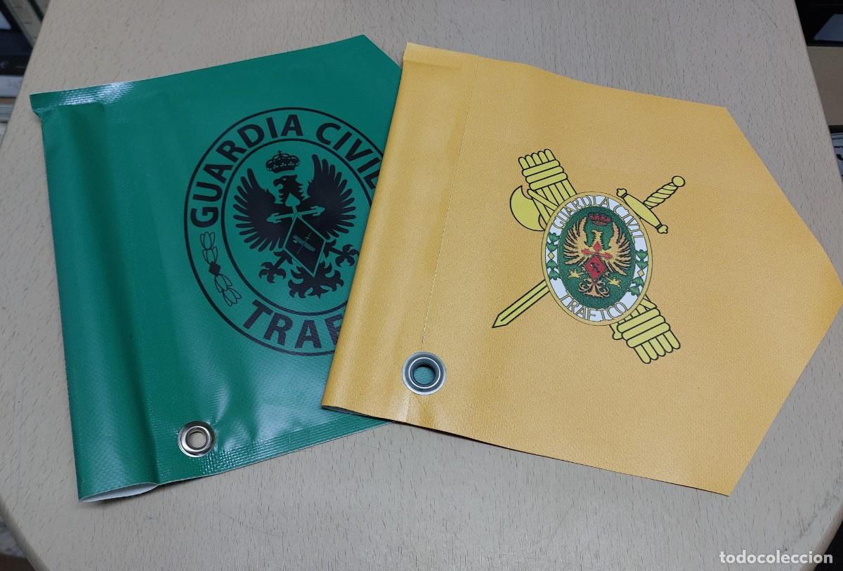 Militaria: Banderines moto guardia civil de trafico, uno escudo antiguo verde y otro escudo nuevo amarillo.