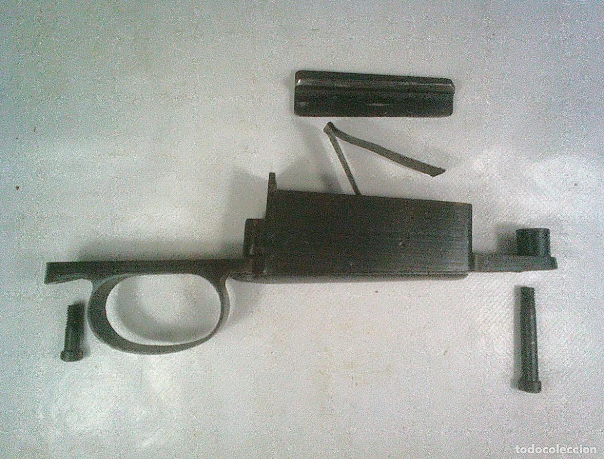 Militaria: GUARDAMONTE, DEPOSITO, MUELLE Y TEJA CON LOS DOS TORNILLOS DEL MOSQUETON OVIEDO 1916 - 2