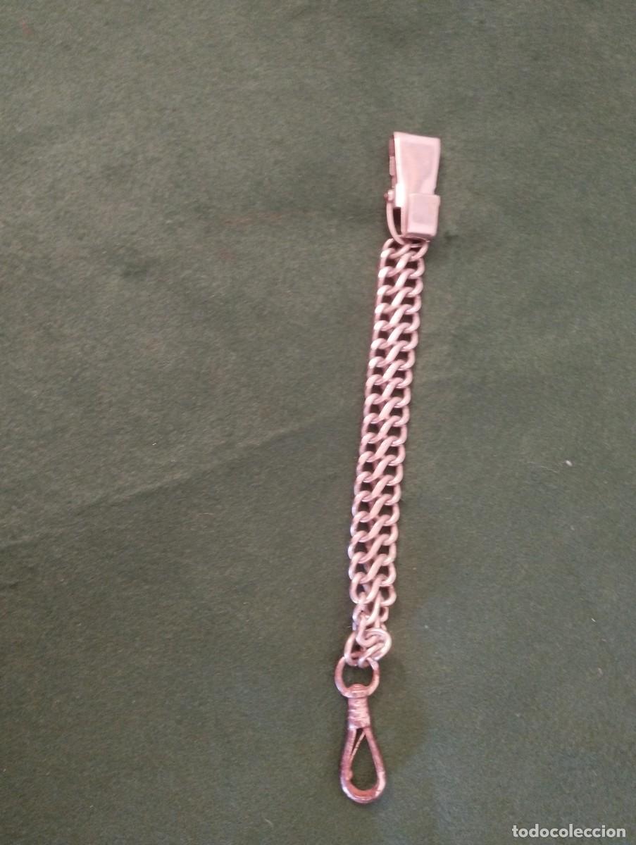 Militaria: Cadena de suspensi&oacute;n para espadas o sables del siglo XIX al XX.