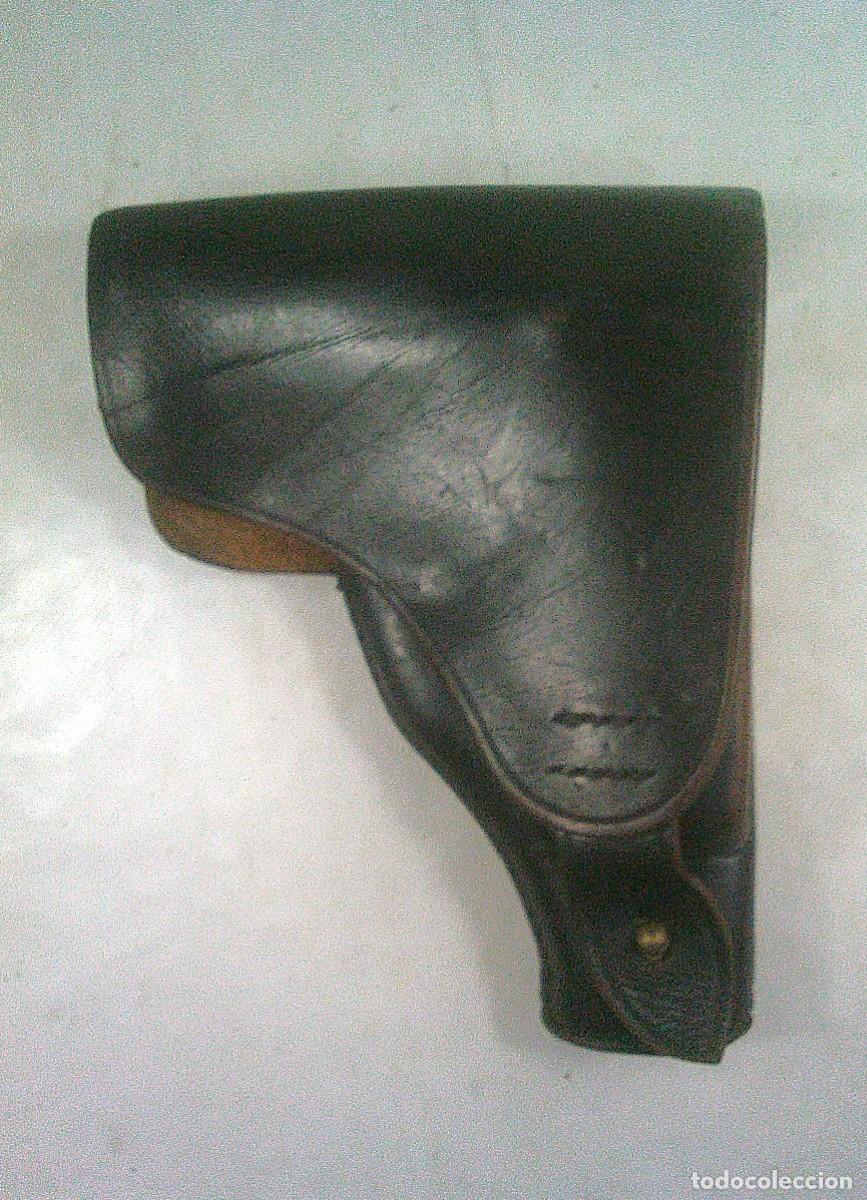 Militaria: FUNDA DE PISTOLA DE CUERO NEGRO REGLAMENTARIA DE LA GUARDIA CIVIL PARA PISTOLA DE 9 MM P - 13