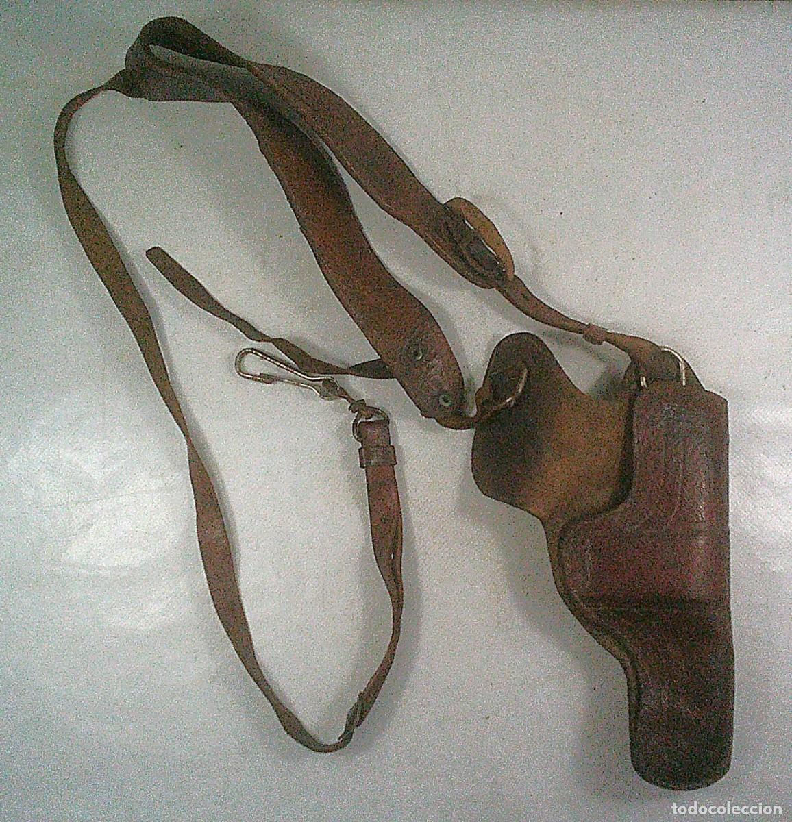 Militaria: FUNDA DE CUERO SOBAQUERA DE PISTOLA PEQUE&Ntilde;A O REVOLVER PEQUE&Ntilde;O - 20
