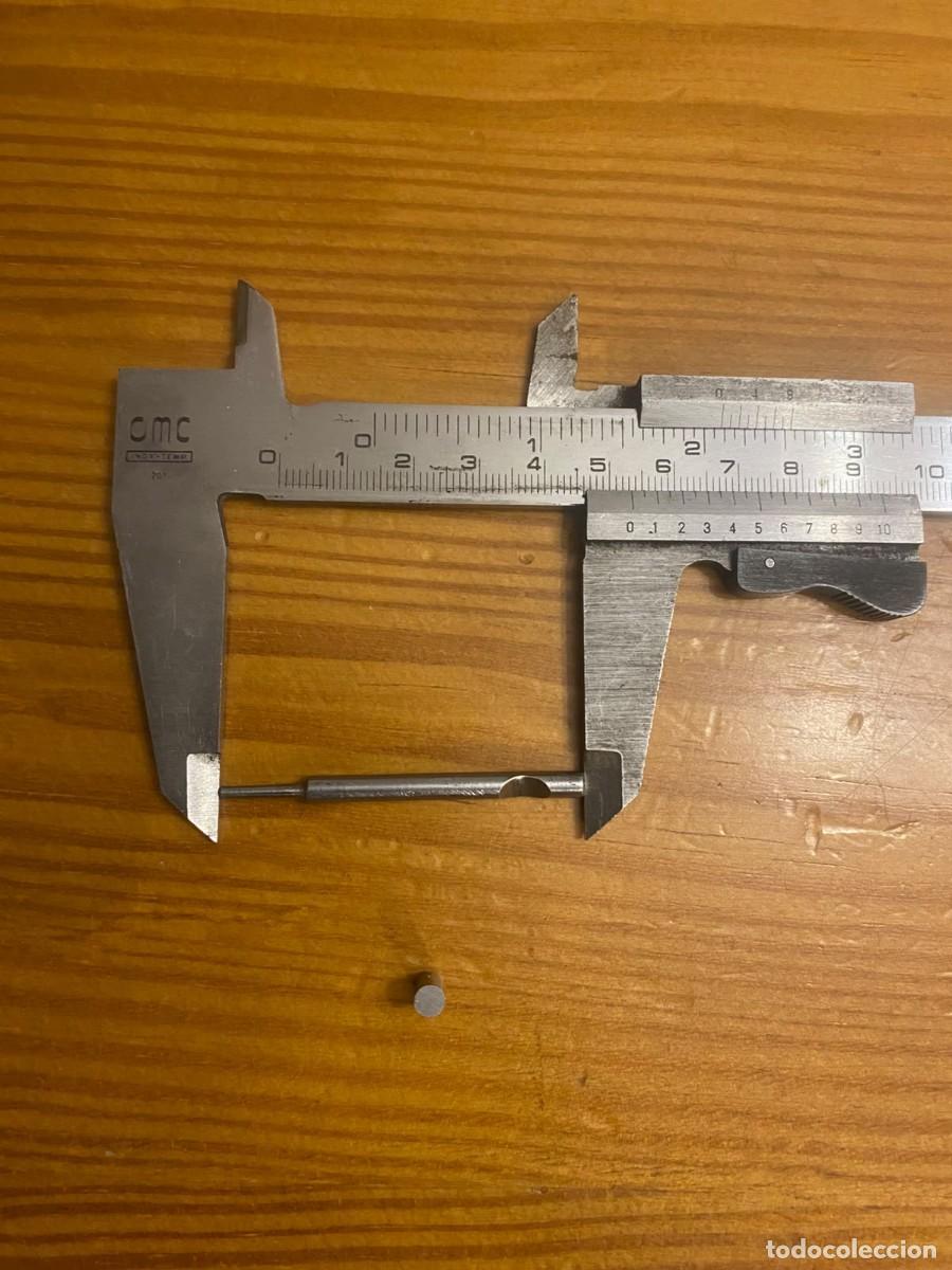 Militaria: Percutor y bul&oacute;n pistola Star B