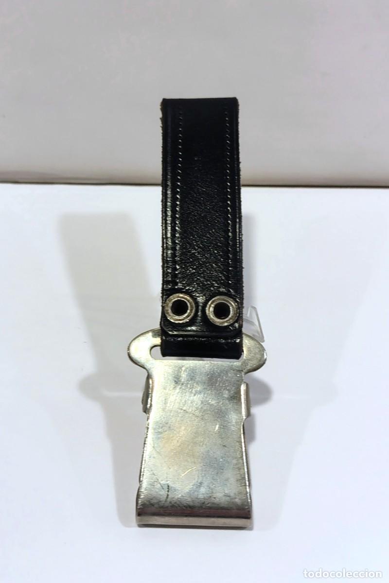 Militaria: CANGREJERA para funda de pistola. Guardia Civil / Polic&iacute;a Armada. Franco. Transici&oacute;n. C001