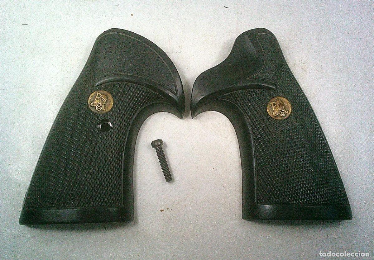 Militaria: CACHAS EMPU&Ntilde;ADURA PACHMAYR PARA EL REVOLVER LLAMA 357 SMALL GRIP CON TORNILLO ORIGINAL