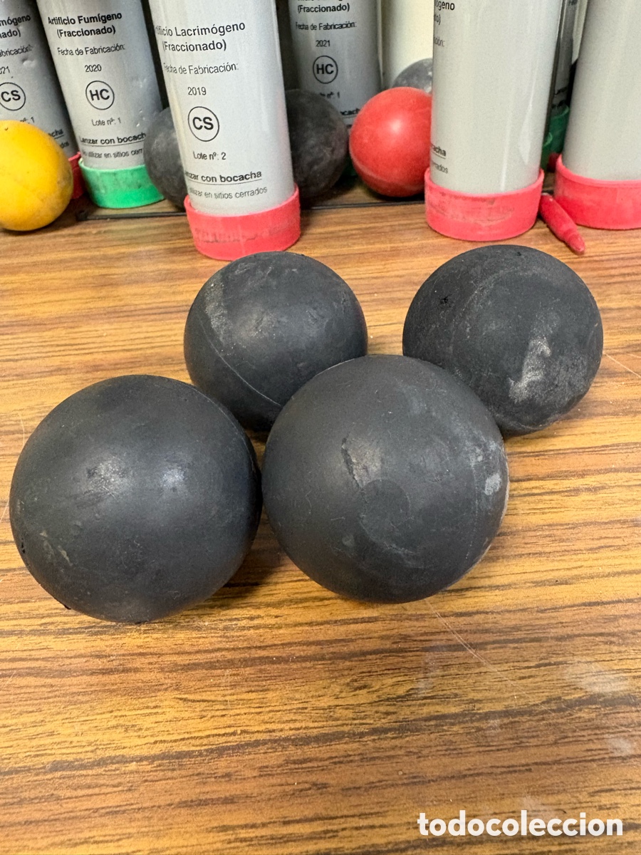 Militaria: PELOTA DE CAUCHO DE LOS ANTIDISTURBIOS. POLICIA NACIONAL O GUARDIA CIVIL.