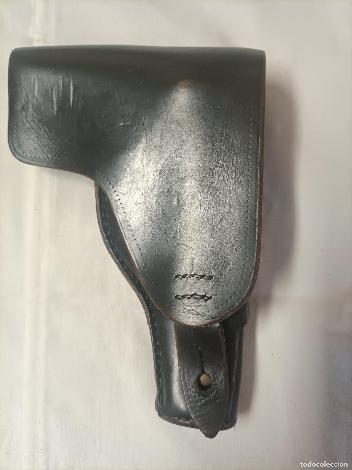 Militaria: Funda pistola star guardia civil con portacargador.