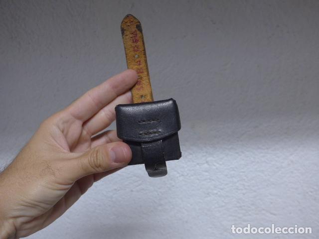 Militaria: Antigua peque&ntilde;a cartuchera original de la Guardia Civil