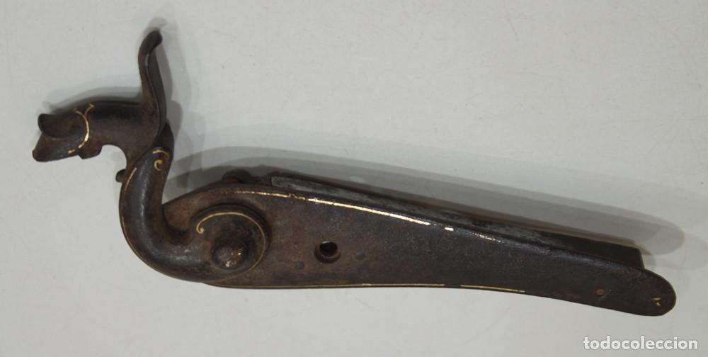 Militaria: ANTIGUA LLAVE DE PISTON DE AVANCARGA PARA ESCOPETA DE FABRICACION VASCA.