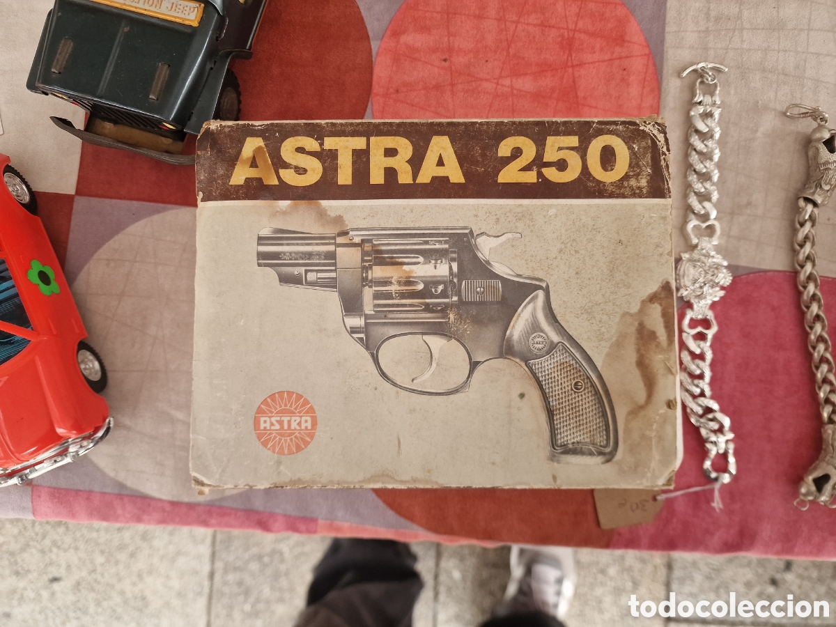 Militaria: Caja revolver Astra 250