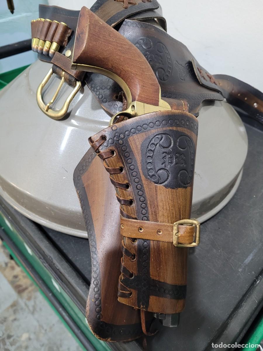 Militaria: CARTUCHERA CON CANANA DE CUERO