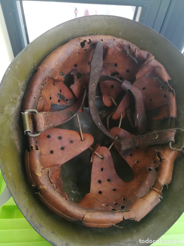 Militaria: Casco de Europa del este  con estrella roja - Foto 2